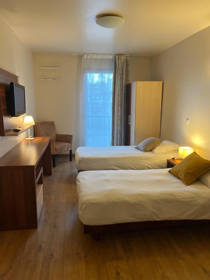 Villa Val Senart 1Ere Avenue Quincy-sous-Sénart Екстериор снимка