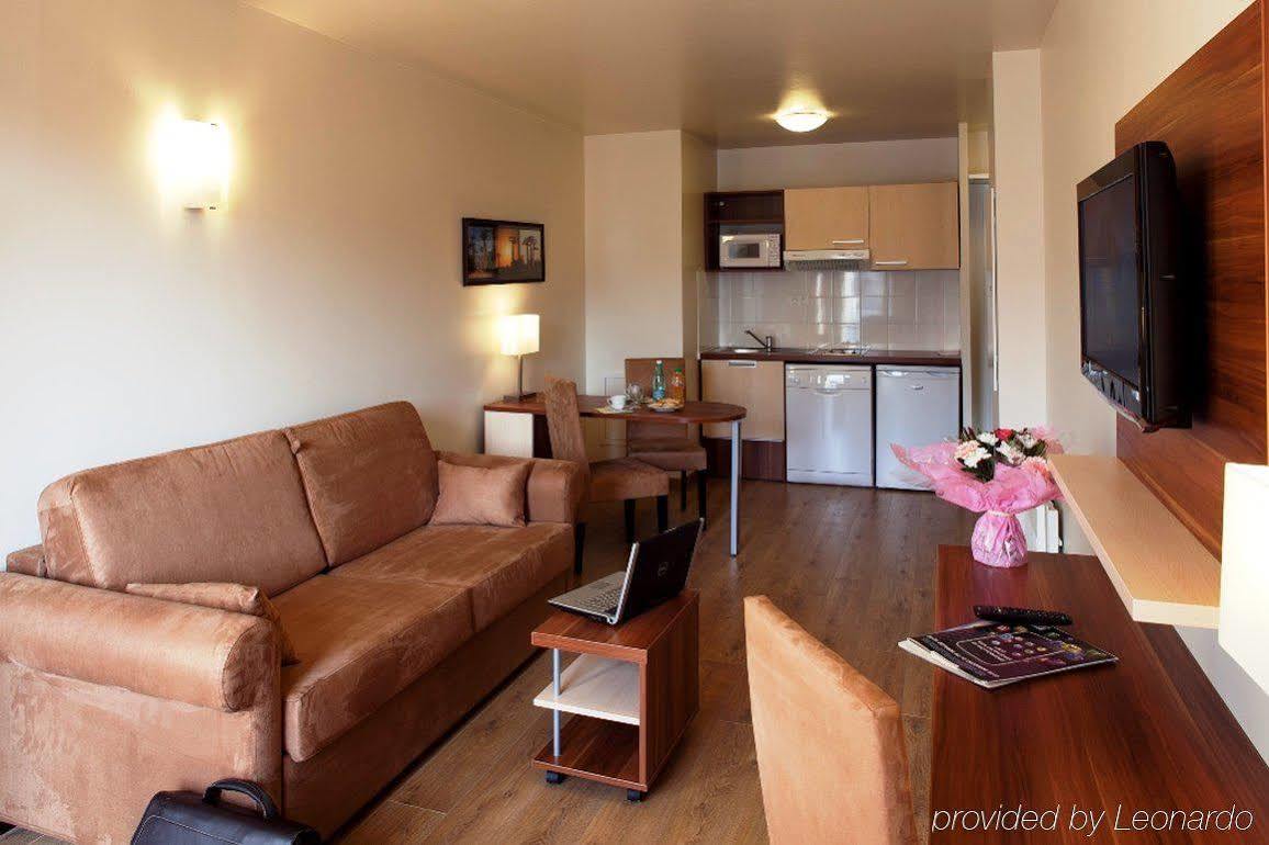 Villa Val Senart 1Ere Avenue Quincy-sous-Sénart Стая снимка